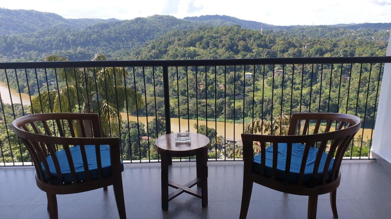 The Mountbatten Hotel Kandy Exterior foto